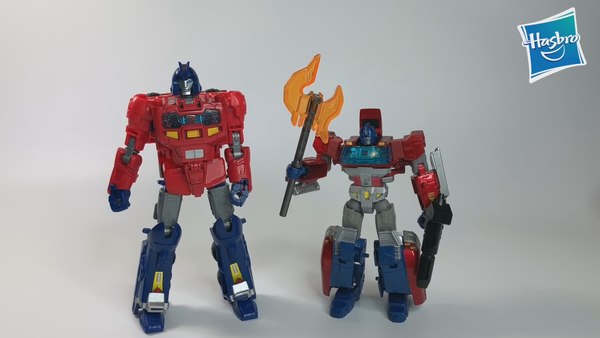 Power Of The Primes Leader Class Optimus Video Gives Detailed In Hand Look With Screencaps 35 (35 of 49)